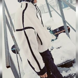 Free people mountain high half zip, fleece jacket. Size Small. Last one!